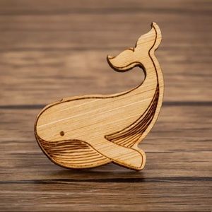 🎉 New Cute Wooden Whale Brooch Pin